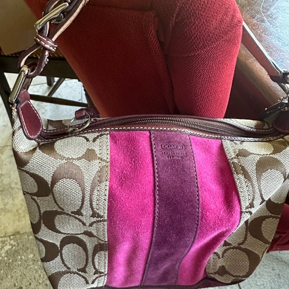 Mini vintage Coach Bag in good used condition. - Picture 5 of 5